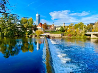 Perşembe 'deki tarihi Jena kasabasında sonbahar