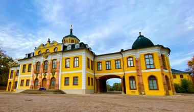 Weimar, Thüringen 'deki güzel tarihi Belvedere sarayı.