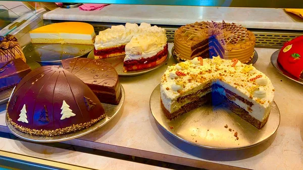 커피숍에 맛있는 케이크 — 스톡 사진