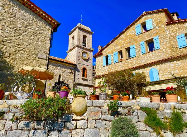 Güney Fransa 'daki Gourdon kasabasının manzarası