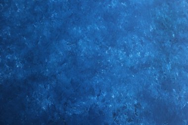 Orta yoğunluklu fiberboard yüzeyinde mavi ve düz renkler var..