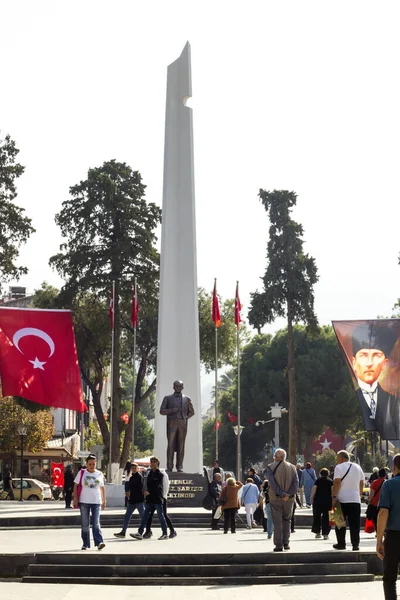 Izmir Tire Tyrkia 2023 Statue Mustafa Kemal Ataturk Bygget Izmir – stockfoto