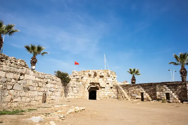 stock image Historical Sigacik Castle from the Seljuk Empire, in the Seferihisar district of Izmir, Trkiye
