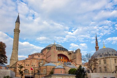 Ayasofya ve Osmanlı Sultanı III. Murad 'ın Türkiyeli Mezarı