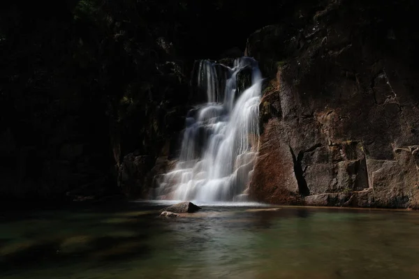 Водоспади Cascata Fecha Barjas Національному Парку Пенеда Жерс Португалії — стокове фото
