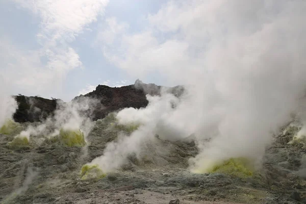 Schwefelstücke Auf Dem Aktiven Vulkangebiet Iozan Schwefelberg Akan Nationalpark Hokkaido — Stockfoto
