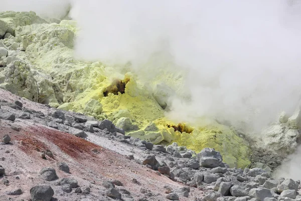 Schwefelstücke Auf Dem Aktiven Vulkangebiet Iozan Schwefelberg Akan Nationalpark Hokkaido — Stockfoto