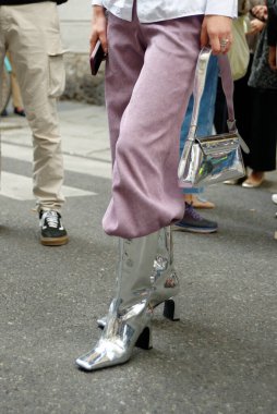 Moda ayrıntıları Milan Moda Haftası sırasında kaydedildi