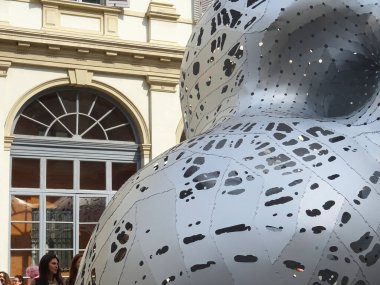 Milan Tasarım Haftası - Nisan 2023 - Marc Fornes 'in stüdyosunun devasa çelik tesisi Thevery many