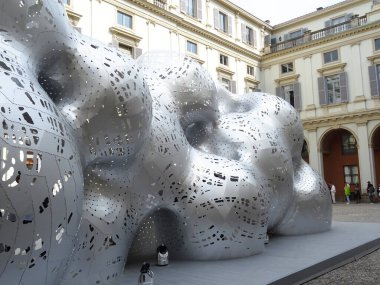 Milan Tasarım Haftası - Nisan 2023 - Marc Fornes 'in stüdyosunun devasa çelik tesisi Thevery many