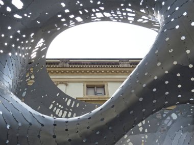 Milan Tasarım Haftası - Nisan 2023 - Marc Fornes 'in stüdyosunun devasa çelik tesisi Thevery many