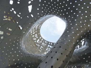 Milan Tasarım Haftası - Nisan 2023 - Marc Fornes 'in stüdyosunun devasa çelik tesisi Thevery many