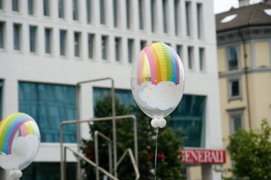 29 Haziran 2024 Milano Pride, İtalya 'nın Milano şehrinde lezbiyen, eşcinsel, biseksüel, transseksüel, aseksüel, eşcinseller ve onların müttefikleri için düzenlenen bir geçit törenidir..