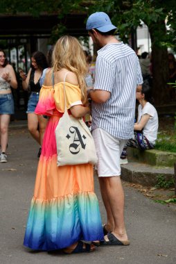 29 Haziran 2024 Milano Pride, İtalya 'nın Milano şehrinde lezbiyen, eşcinsel, biseksüel, transseksüel, aseksüel, eşcinseller ve onların müttefikleri için düzenlenen bir geçit törenidir..