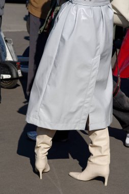 Moda detayları, Milan Moda Haftası 'nda çekilen görüntü Şubat 2025