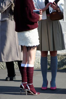 Moda detayları, Milan Moda Haftası 'nda çekilen görüntü Şubat 2025