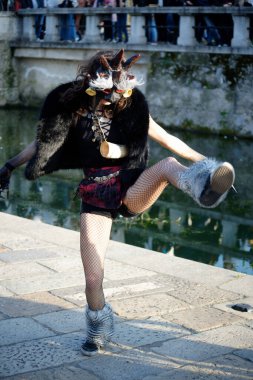 Milano 'daki karnaval benzersiz bir olaydır. Ambrosian ayinine göre diğer İtalyan karnavallarından ayırt edilir..