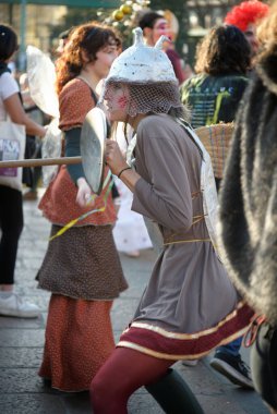 Milano 'daki karnaval benzersiz bir olaydır. Ambrosian ayinine göre diğer İtalyan karnavallarından ayırt edilir..