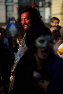 Milano 'daki karnaval benzersiz bir olaydır. Ambrosian ayinine göre diğer İtalyan karnavallarından ayırt edilir..