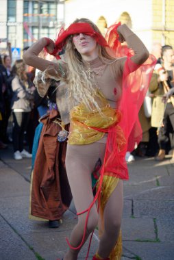 Milano 'daki karnaval benzersiz bir olaydır. Ambrosian ayinine göre diğer İtalyan karnavallarından ayırt edilir..