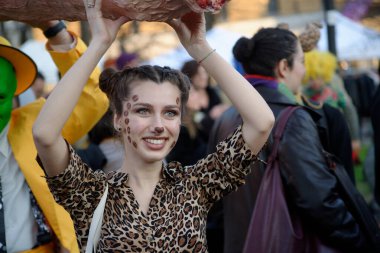 Milano 'daki karnaval benzersiz bir olaydır. Ambrosian ayinine göre diğer İtalyan karnavallarından ayırt edilir..