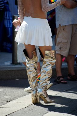 MILANO PRIDE HAZİRAN 2025 Geçit töreni Milan 'ın merkezindeki caddeleri takip edecek ve sonunda müzik, konuşmalar ve halka açık bir kutlama olacak..