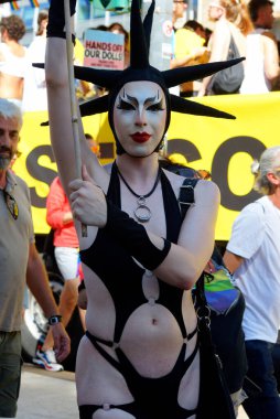 MILANO PRIDE HAZİRAN 2025 Geçit töreni Milan 'ın merkezindeki caddeleri takip edecek ve sonunda müzik, konuşmalar ve halka açık bir kutlama olacak..
