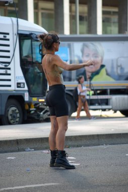 MILANO PRIDE HAZİRAN 2025 Geçit töreni Milan 'ın merkezindeki caddeleri takip edecek ve sonunda müzik, konuşmalar ve halka açık bir kutlama olacak..