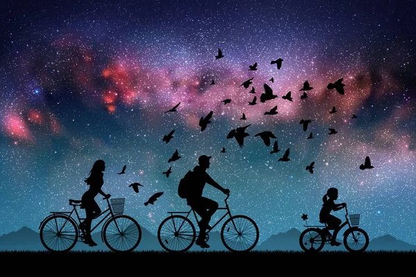 青い夜の自転車で家族 子供を持つ親 自転車と犬 — ストックベクタ
