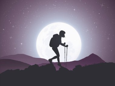 Yürüyüş direkleri ile yürüyüş. Kadın dağ yolunda yürüyor. Dolunay