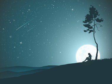 Tepede dinlenen bir kadın. Dağ tırmanışı. Ay ışığı yıldızlı gece