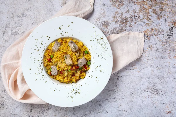 Yapımı Paella Rice Ton Balığı Karidesli Tipik Spanyol Yemekleri Düz — Stok fotoğraf