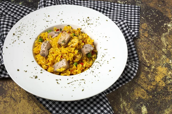 Hemlagad Paella Rice Med Tonfisk Och Räkor Uppifrån Typisk Spansk — Stockfoto