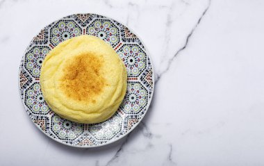 Geleneksel ev yapımı beyzbol karşılaşması. Fas ekmeği. helal gıda konsepti