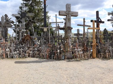 Litvanya 'daki Haçlar Tepesi Bağlılık ve Anıların Yeri