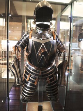 Bir müzede sergilenen Ortaçağ Zırhı