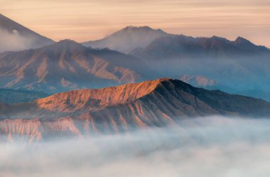 Bromo Tengger Semeru Milli Parkı 'nın muhteşem manzarası.