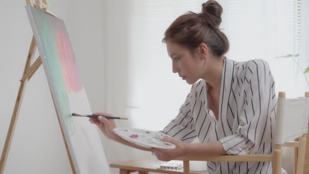 Beautiful Female Artist Use Prepare Paint Abstract Art Create Masterpiece — Stockvideo
