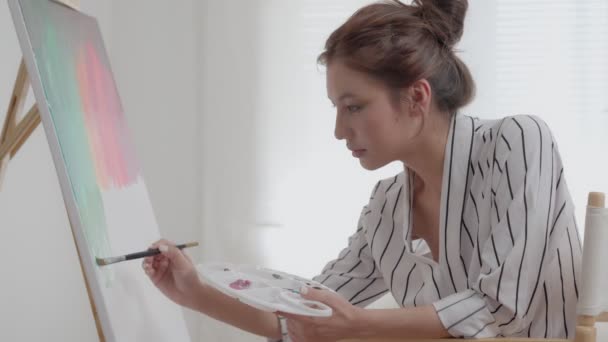 Beautiful Female Hobbies Artist Use Paintbrush Abstract Art Create Masterpiece — Vídeo de Stock