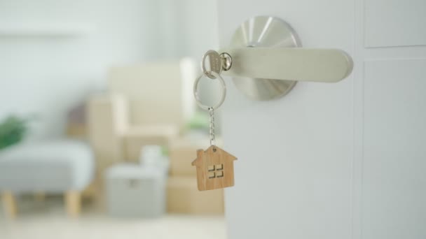 Moving House Relocation Key Inserted Door New House Room Cardboard — Wideo stockowe