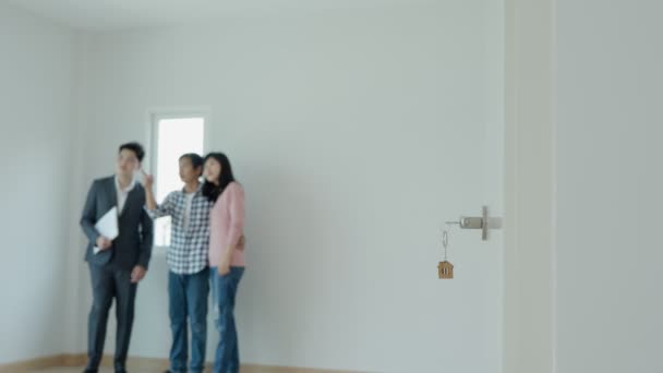 Inspect Home Lease Rental Selling Home Rent House Sales Loan — 图库视频影像