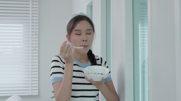 Healthy Food Beautiful Female Girl Enjoy Eat Yogurt Granola Fresh — Vídeos de Stock