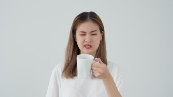 Femme Asiatique Sentent Dents Sensibles Après Avoir Chaud Femelle Souffrent — Video