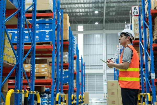 Asian Male Factory Manager Inspect Goods Warehouse Inventory Check Stock — Fotografia de Stock