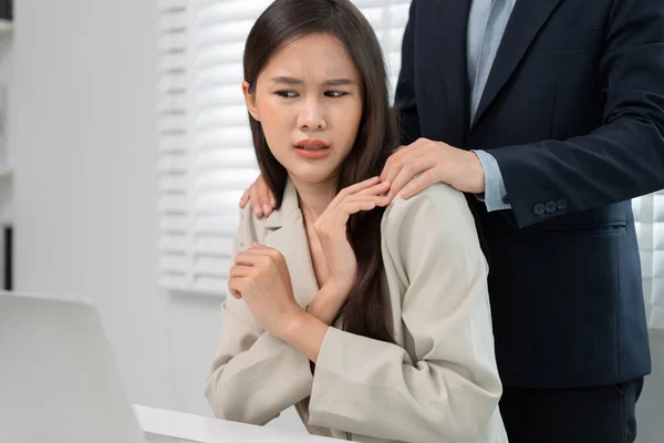 Businessman Sexually Harassed Female Colleague Touch Her Shoulder Sexual Harassment — Stock Photo, Image