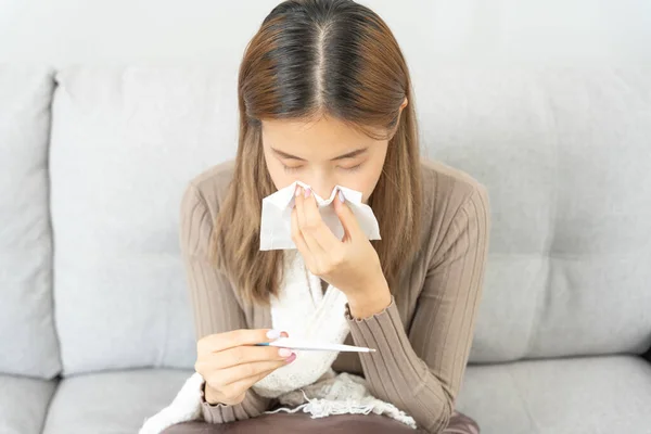 Young Asian Woman Having High Fever While Checking Body Temperature — Foto de Stock