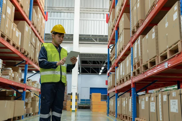 Asian Male Factory Manager Inspect Goods Warehouse Inventory Check Stock — Fotografia de Stock