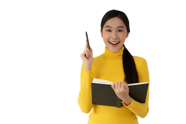 Портрет Красивой Азиатской Студентки Улыбчивая Девочка Счастливого Обучения Читал Книгу — стоковое фото