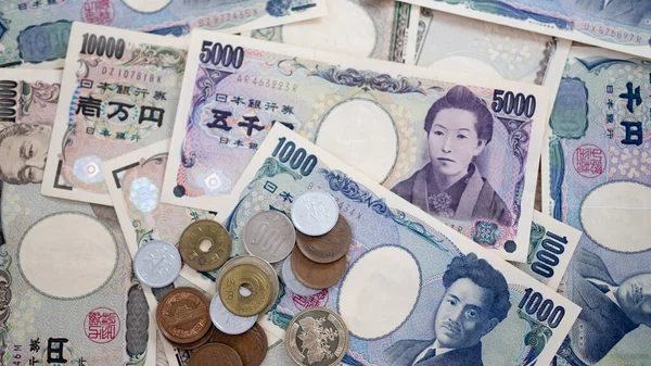 日本円のお金 手に日本円のクローズアップ 為替レート 国際交流に使用される日本の通貨 — ストック写真
