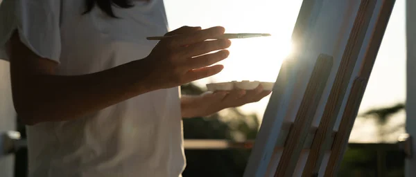 Professional Female Artist Girl Use Paintbrush Abstract Art Create Masterpiece — Stock Photo, Image